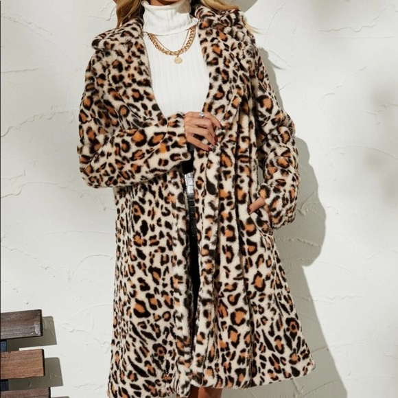 Cozy leopard print  vegan fur jacket - Picture 6 of 7